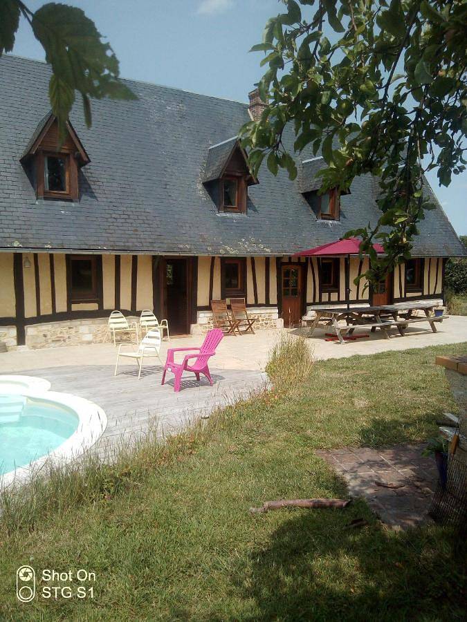Three-Bedroom Villa in Saint-Philbert-sur-Risle, Région de Bernay
