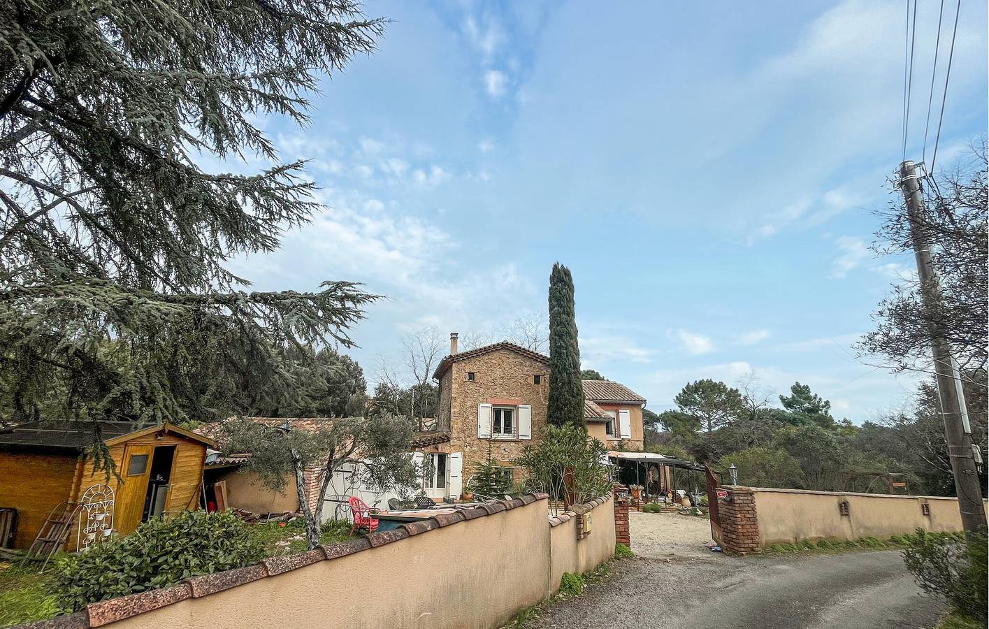 Acogedor apartamento de 1 dormitorio con piscina cerca del centro de Anduze in Anduze, Cevenas