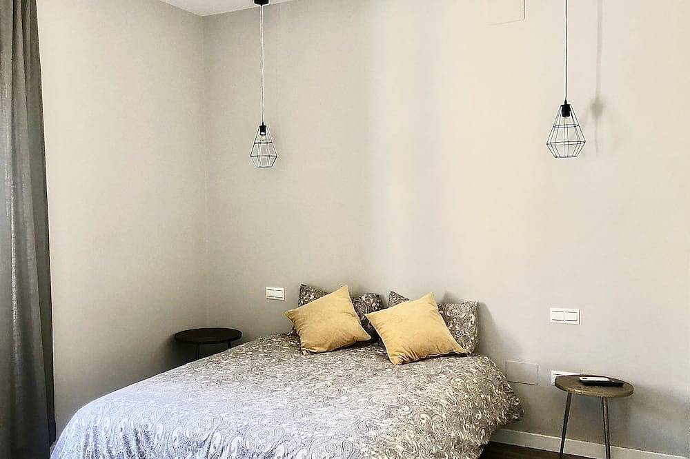 Hel lejlighed, Apartment-Superior-Private Bathroom-Terrace-2 ático in Centro (Málaga), Malaga