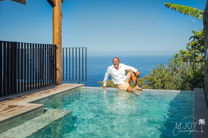 Location de vacances pour 12 personnes, avec jardin ainsi que terrasse et piscine à Saint-Leu