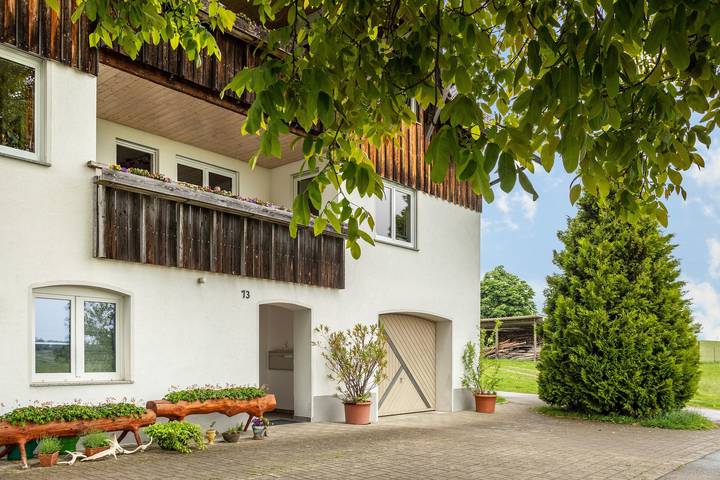 Ganze Wohnung, Ferienwohnung 'Urlaub auf dem Hirschhof Stehle' mit Bergblick, Wlan und Garten in Waldburg, Region Bodensee-Oberschwaben