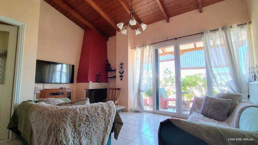 Apartamento para 4 personas, con terraza y vistas en Corinto