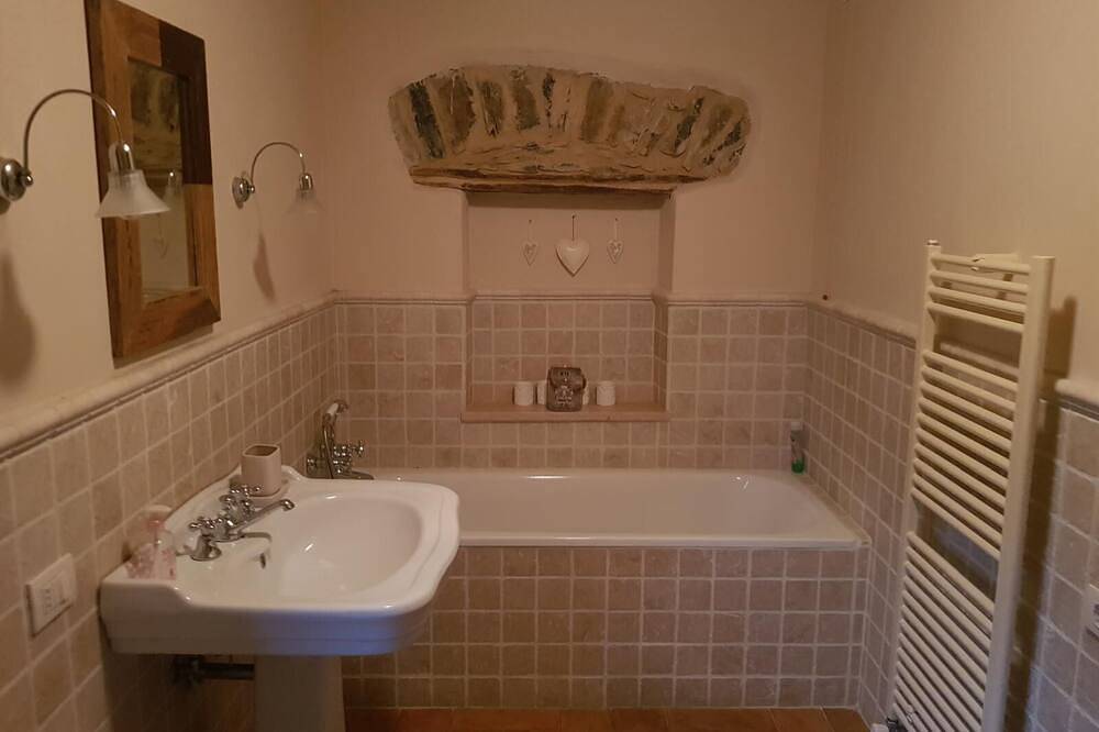 Abgelegene Bergvilla mit eigenem Pool, herrlicher Aussicht in Tresana, Val di Magra