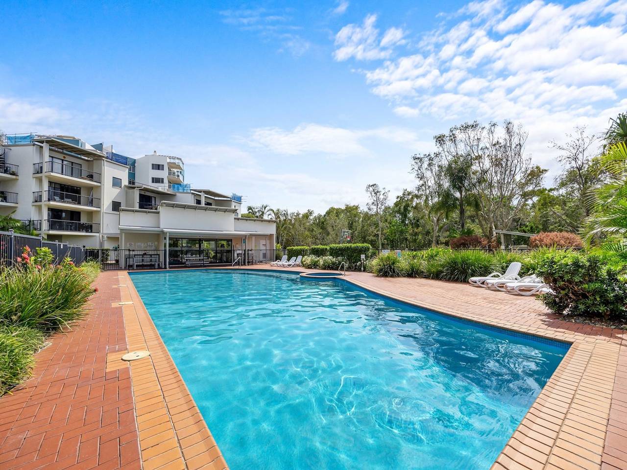 Entire apartment, Beachside 3-Bed with Bbq, Pool, Gym in Mudjimba, Sunshine Coast