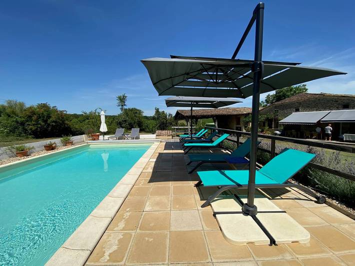 Le Moyen, casa con encanto, piscina compartida, jardín y Wi-Fi in Auriolles, Región de Langon