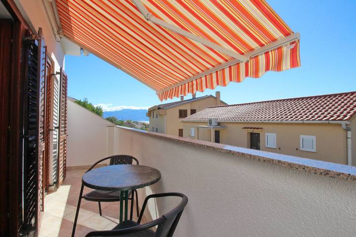 Apartament wakacyjny dla 5 osób, z balkon/ taras w Baska