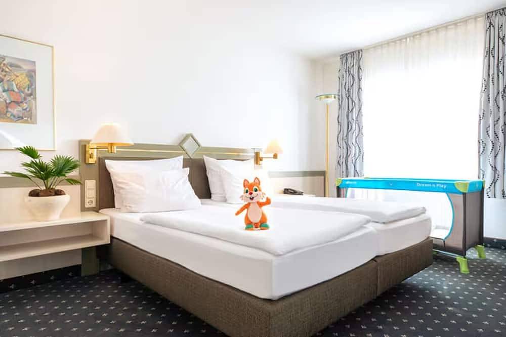 Smart Stay in Hockenheim | Triple Room | Pets Allowed | Hockenheimring - 2.8 mi in Hockenheimring, Reilingen