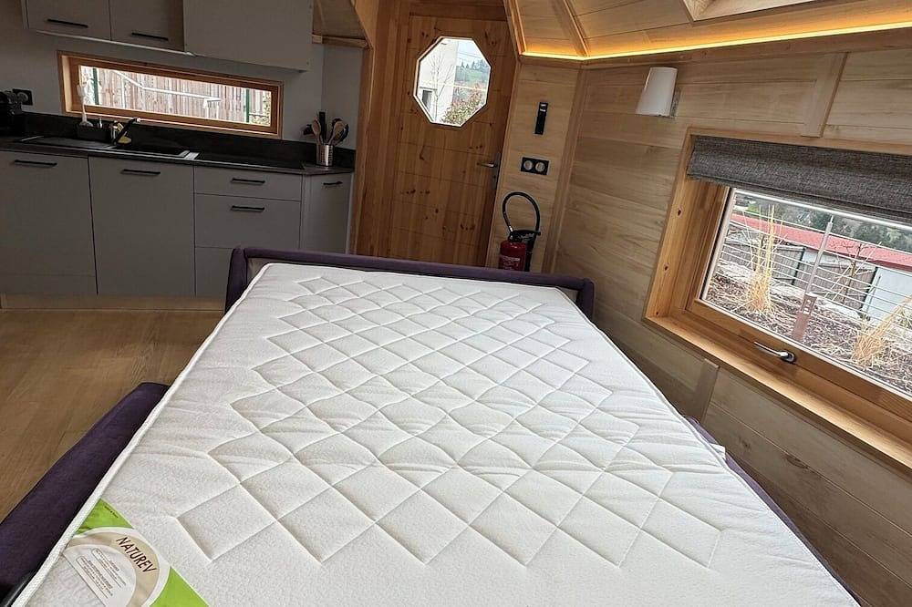 Kota Finlandais Vuori au Pied des Montagnes Vosgiennes in Soultzeren, Parc naturel régional des Ballons des Vosges