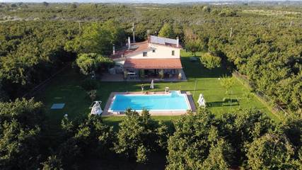 Cottage pour 14 personnes, avec jardin ainsi que vue et piscine, animaux acceptés à Vignanello