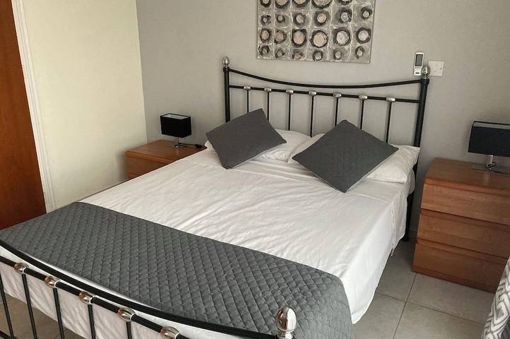 Two Bedroom Semi-detached House With Private Pool, A/c, Wifi in Kato Paphos in Paphos, Südzypern