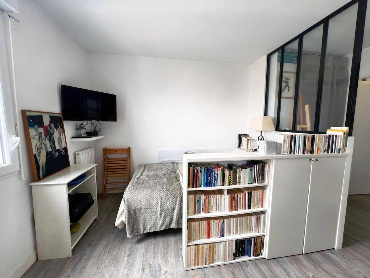 Appartement entier, One-Bedroom Apartment in Drancy, Seine-Saint-Denis
