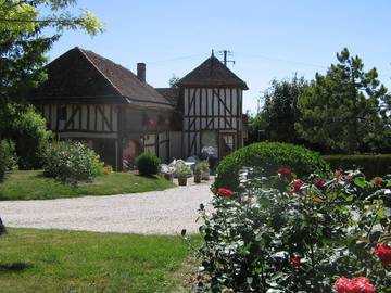 Chambre d’hôte pour 2 personnes, avec piscine et jardin à Laubressel