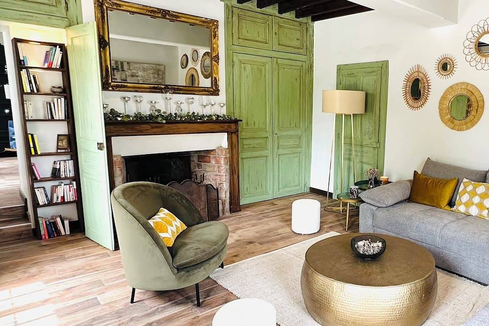 Entre luxe et authenticité,  pour un week-end cocooning ou plus... Champagne ! in Daudes, Montaulin