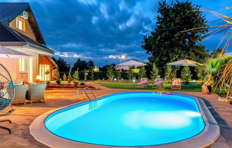 Gemütliche Wohnung mit Pool, Terrasse, WLAN und Klimaanlage in Koprivnica-Krizevci