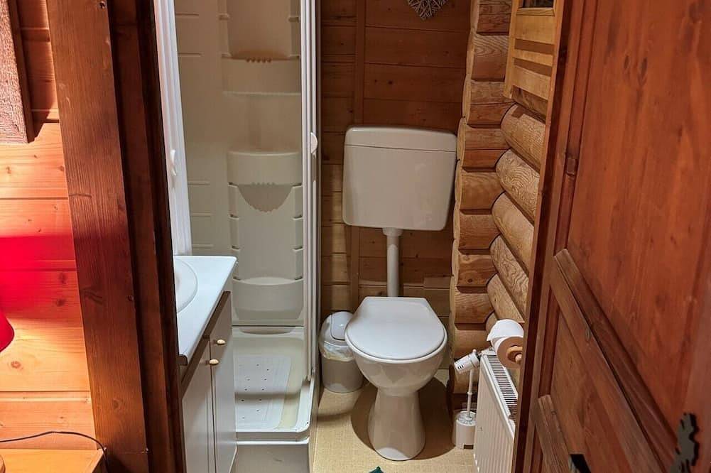 Cosy traditional self-catered 7 bedroom log cabin chalet in Courchevel La Tania. in La Tania, La Perrière