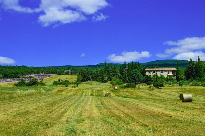 Gîte pour 3 personnes, avec terrasse et jardin, animaux acceptés à Cruis