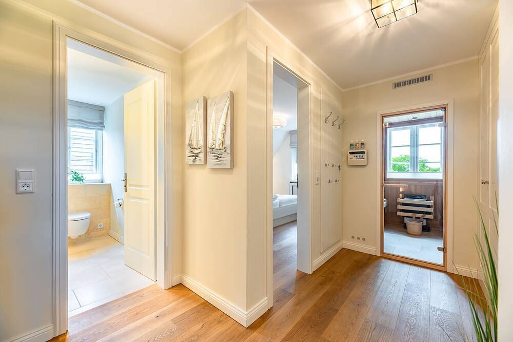 Hochwertig ausgestattete Doppelhaushälfte mit Sauna, Kamin, Garten und Strandkor in Midlum, Föhr