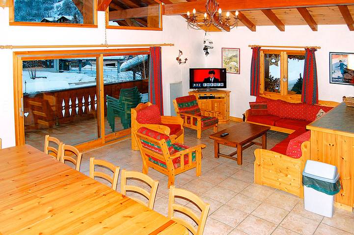 Gîte pour 11 personnes, avec balcon dans Office De Tourisme De Champagny En Vanoise - 4