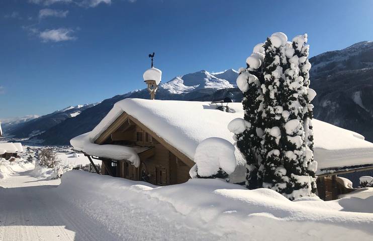Vakantiewoning voor 12 personen, with Balkon and Tuin as well as Sauna in Bramberg am Wildkogel
