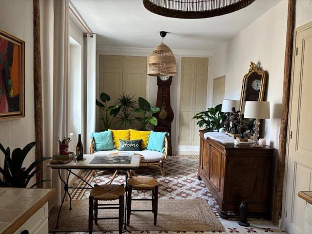 Suite de charme avec patio dans village in Domazan, Région de Nîmes