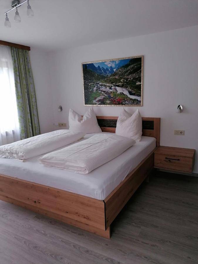 B&B für 2 Personen, mit Ausblick und Balkon sowie Garten in Lermoos - 3