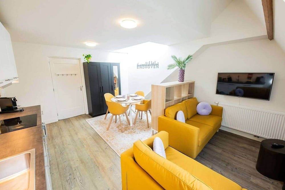 Entire apartment, Joyful 50m2 Two-Bedroom Apartment (Sd-23-J) in Eindhoven, North Brabant
