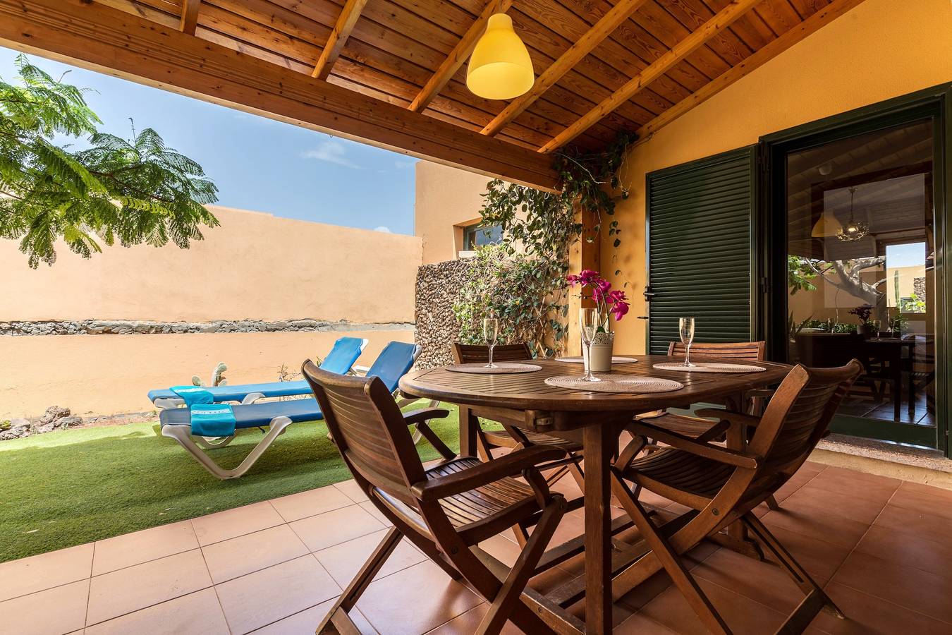 Casa de vacaciones "Villa Orquidea" con vistas a la montaña, jardín y Wi-Fi in Tamaragua, La Oliva