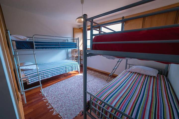 Location de vacances pour 8 personnes, avec terrasse ainsi que jacuzzi et jardin dans Vilarinho (Valdosende) - 3