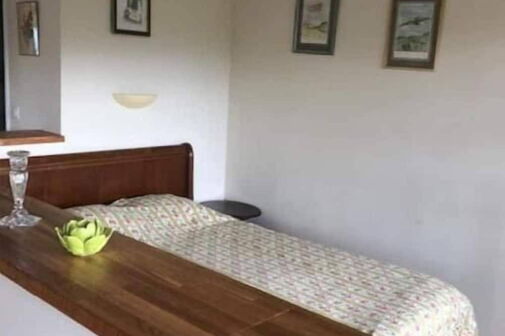 Gite 2 Pers de la Bergerie St Christophe in Taradeau, Region de Draguignan