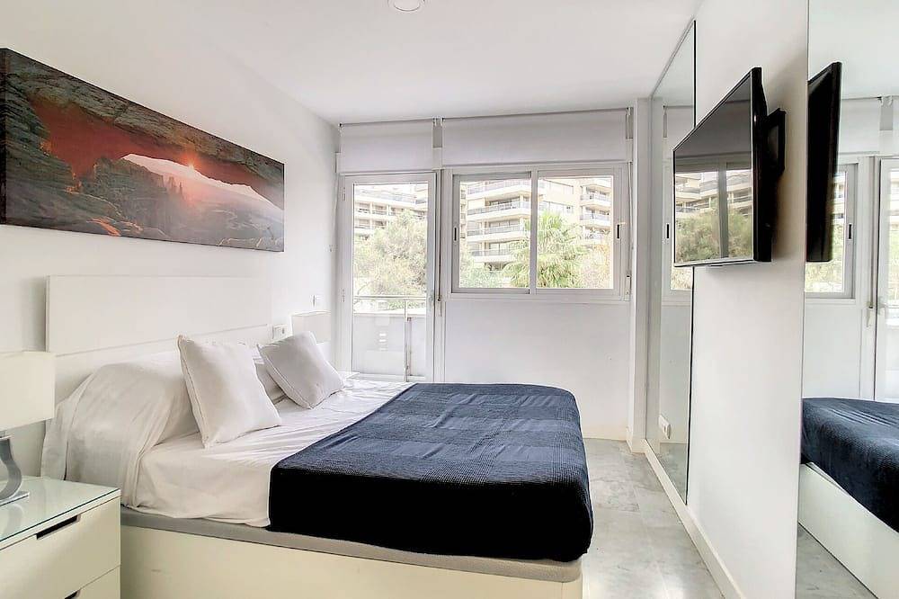 Entire apartment, Yacht Club Living, Marina Botafoch in Talamanca, Ibiza (Municipality)
