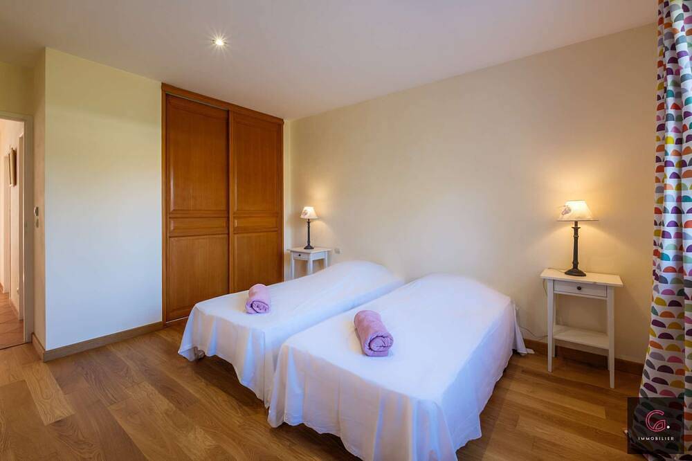 Contemporary Villa with Pool in Sanguinet 8 Pers in Sanguinet, Côte d’Argent