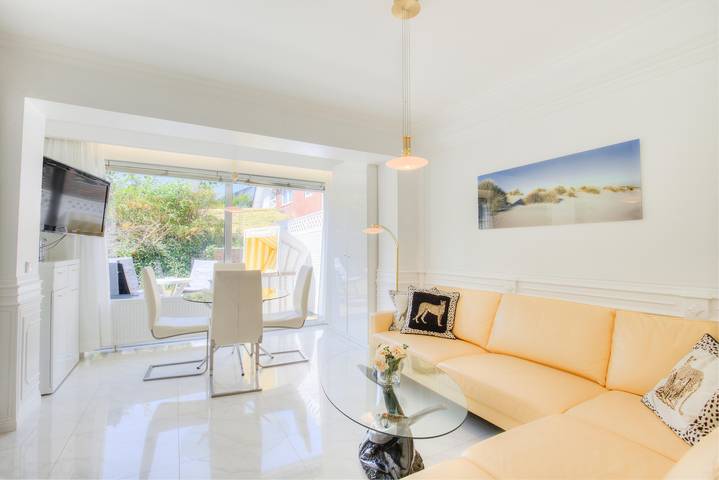Ferienwohnung für 3 Personen, mit Terrasse und Whirlpool sowie Garten und Sauna auf Sylt