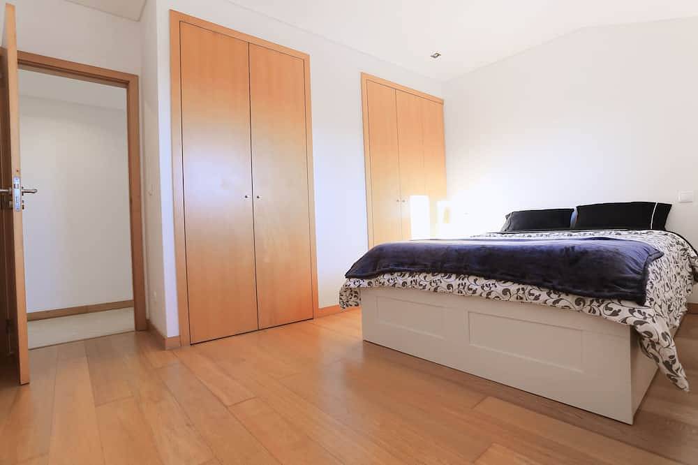 Entire apartment, Bright Apartment Ii in Viana do Castelo, Vale do Lima