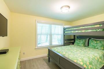 Cottage for 5 Guests in Holmes Beach, Anna Maria Island, Picture 3