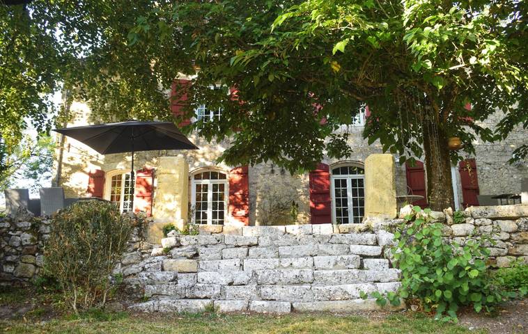 Chambre d’hôte pour 2 personnes, avec jacuzzi et sauna ainsi que jardin et piscine
