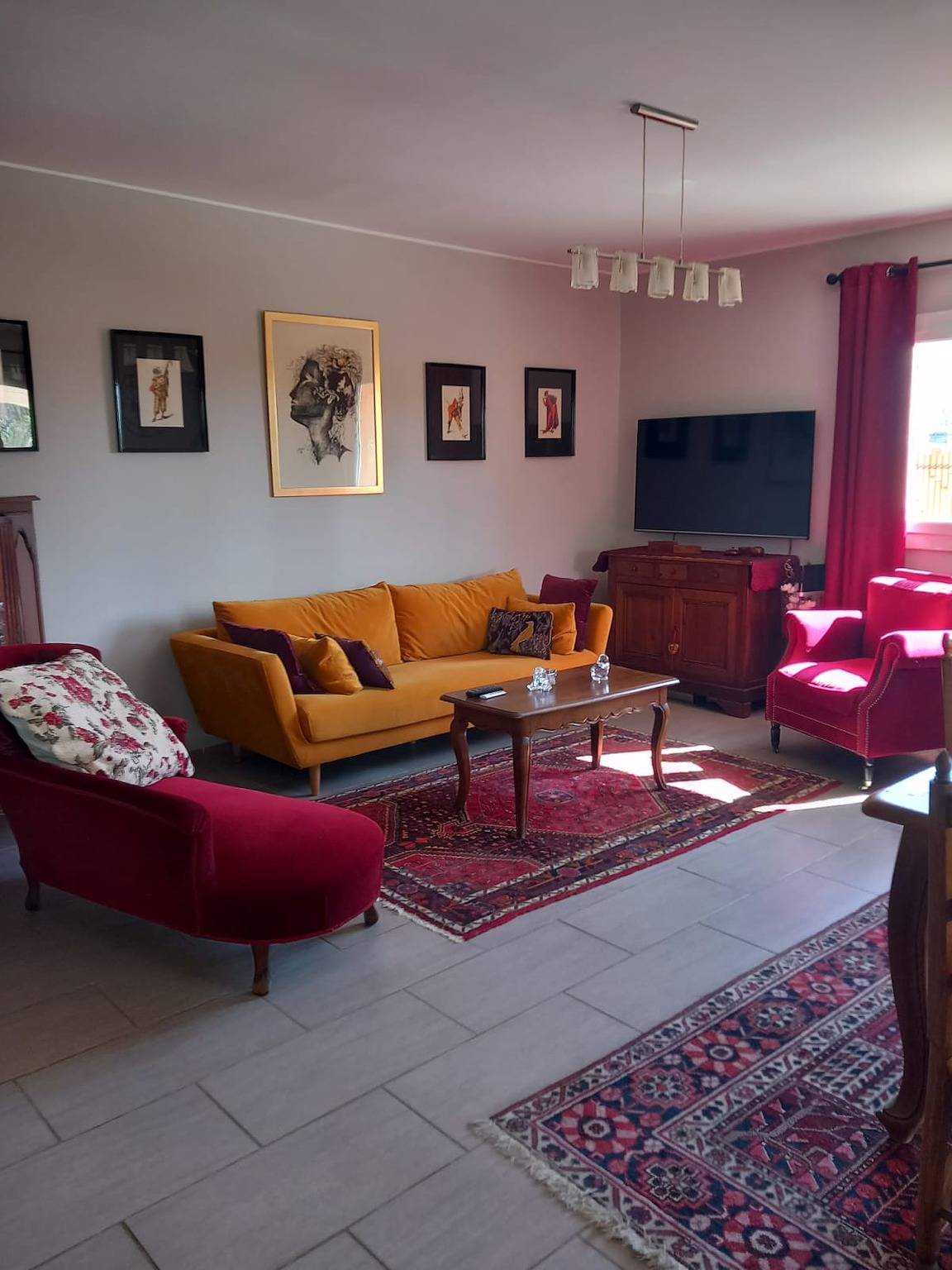 Appartement entier, Maison avec piscine privée à Entraigues in Entraigues-sur-la-Sorgue, Vaucluse
