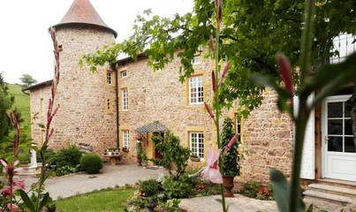 Chambre d’hôte pour 2 personnes, avec jacuzzi et sauna ainsi que piscine et jardin dans Saône-et-Loire