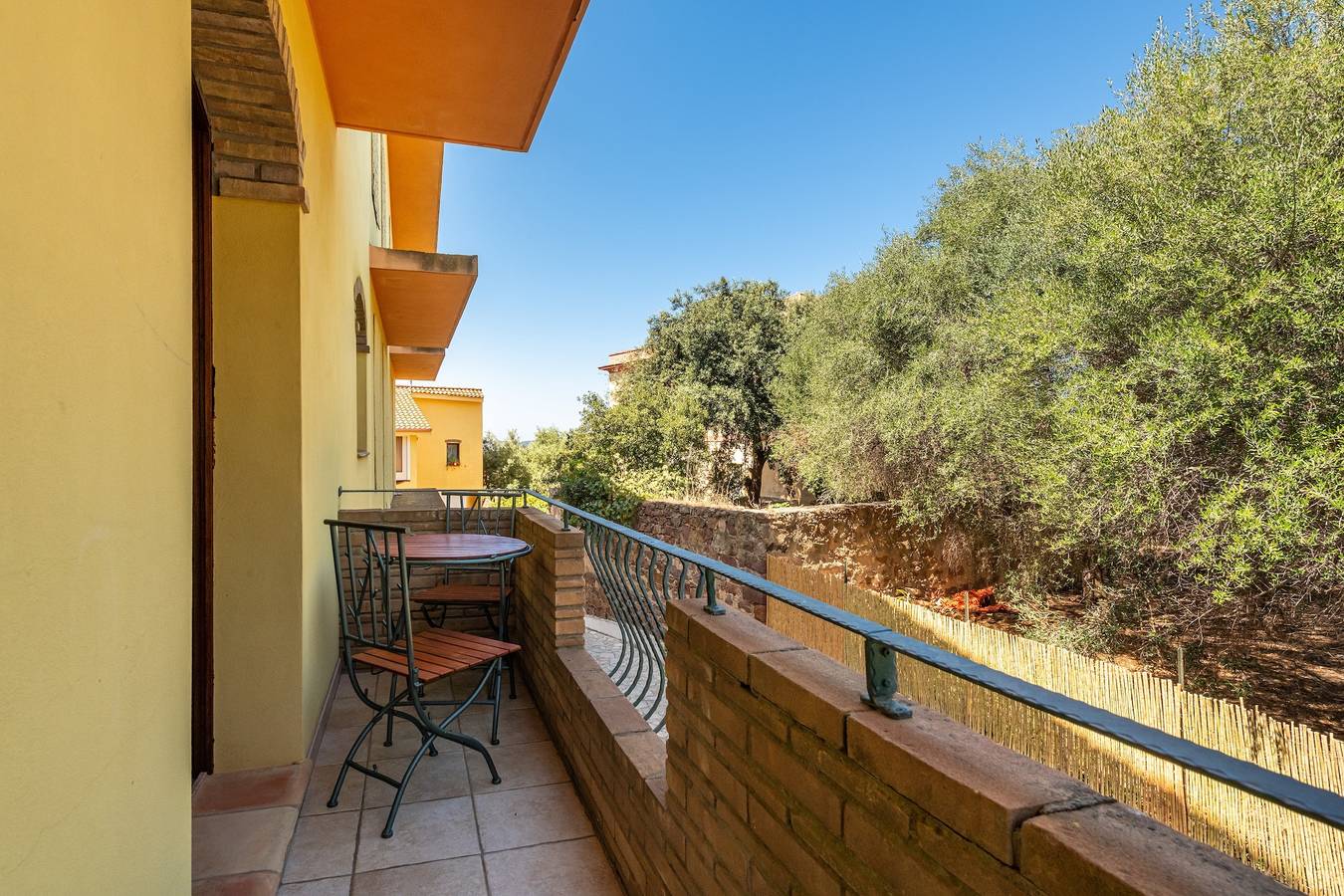 Holiday Home “Casa Vacanza de Dinu” with Wi-Fi, Terraces & Garden in Sant'Anna Arresi, Carbonia-Iglesias Provinsen