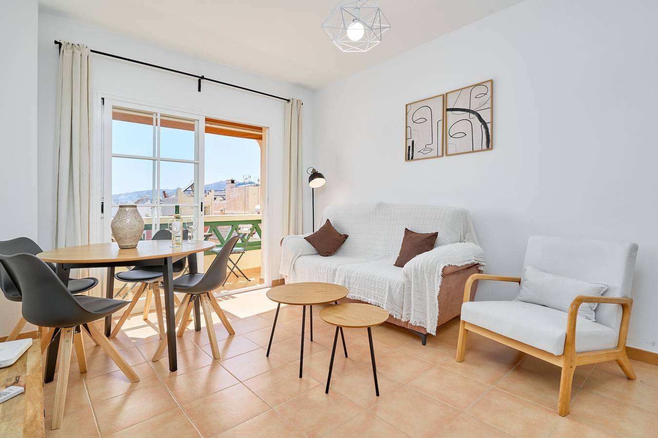 Ganze Wohnung, Ferienwohnung 'Mani' mit Bergblick, Wi-Fi und Klimaanlage in Playa de la Torrecilla, Nerja