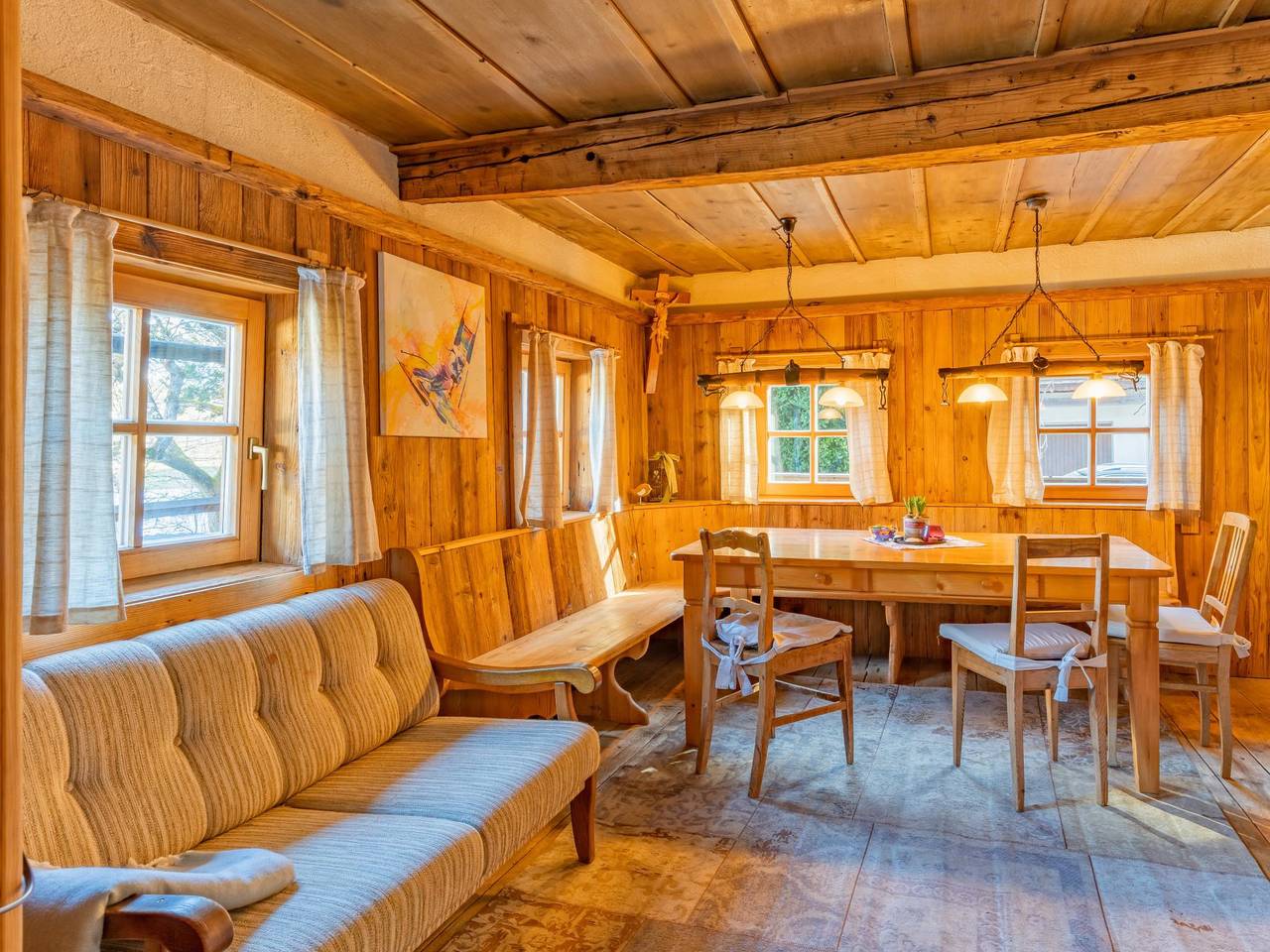 Uriges Ferienhaus, 3 Autominuten vom Skilift entfernt in Hopfgarten im Brixental, Kitzbüheler Alpen