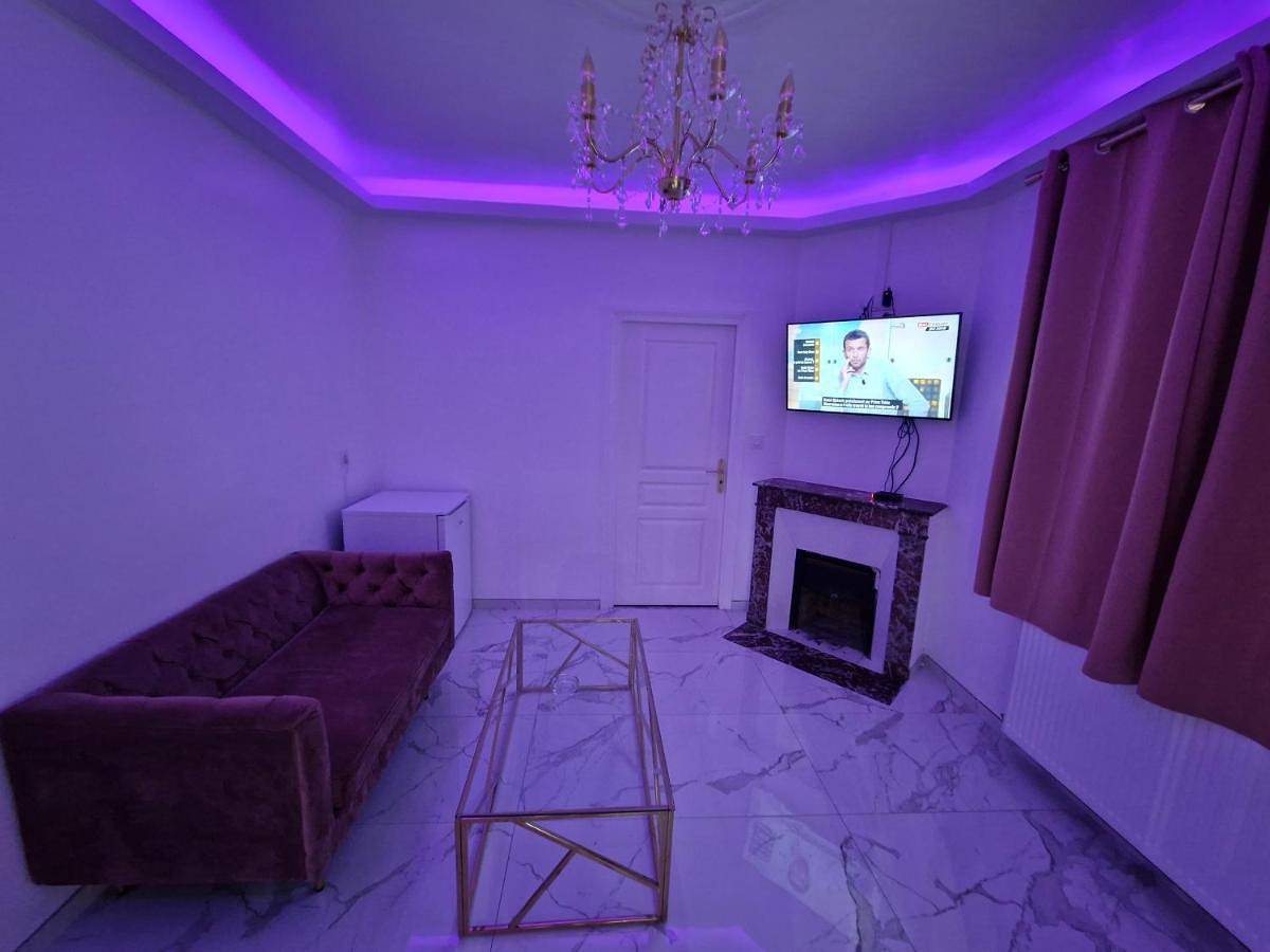 Maison Chic avec jacuzzi Nogent sur Oise Yaospa60 in Nogent-sur-Oise, Oise