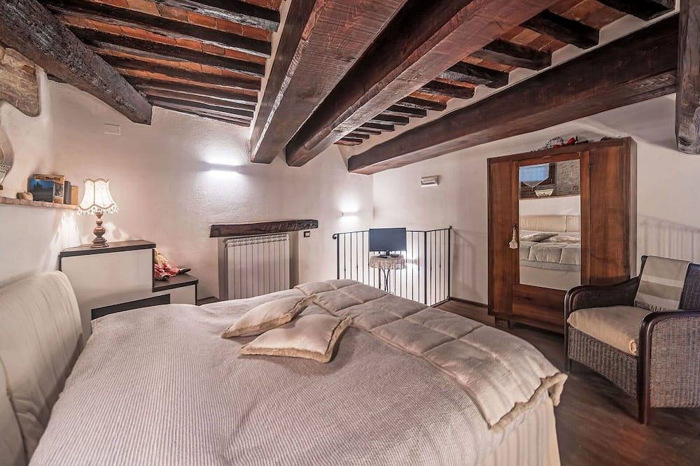 Entire apartment, Nice apartment for 2 guests with Wifi, Tv and parking in Panicale, Lake Trasimeno