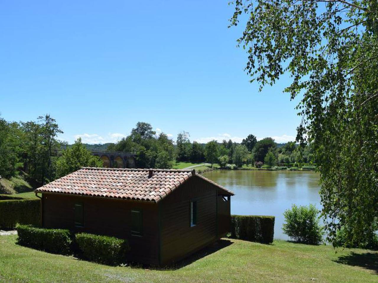 Chalet 35m² avec Terrasse, 2 Chambres in Boulogne-sur-Gesse, Haute-Garonne