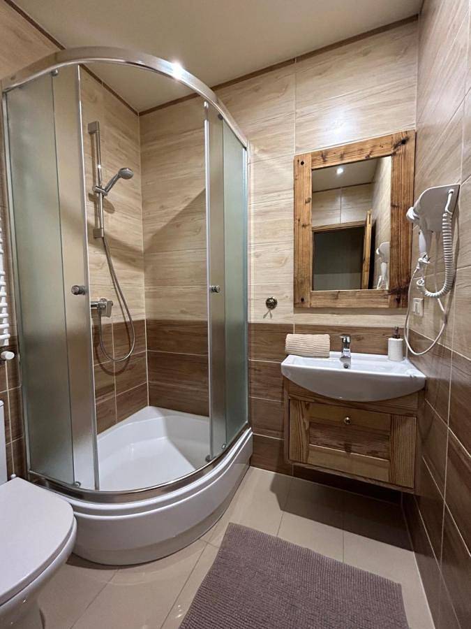 U Lucyny w Białce Tatrzańskiej- jacuzzi i sauna w ogrodzie in Białka Tatrzańska, Karpaty (Polska)