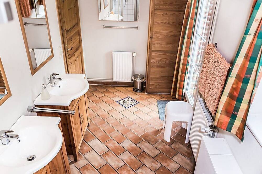 Ganze Wohnung, Apartment 'Im Ferienhaus Sükow' mit Terrasse, Garten und Wlan in Perleberg, Prignitz