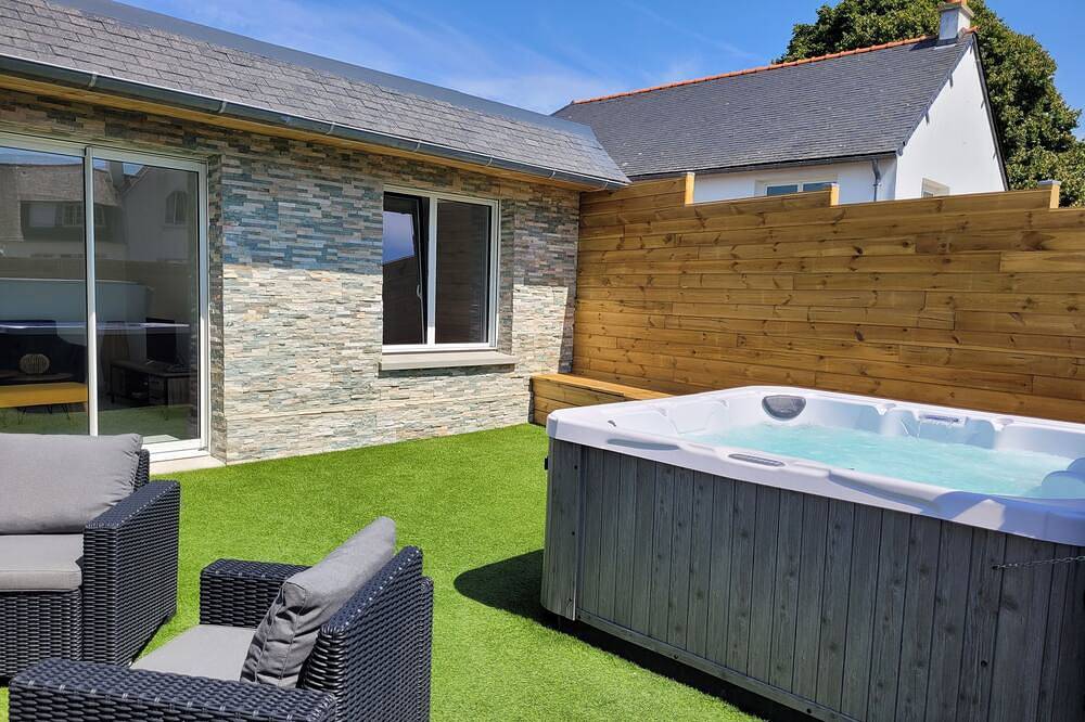 Maison Familiale Avec Spa Proche mer et Commodités in Trélévern, Costa de granito rosa