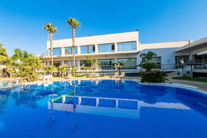 Wohnwagen für 6 Personen, mit Terrasse und Sauna in Benidorm