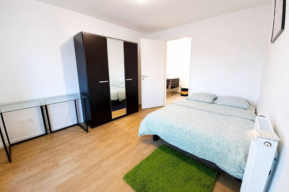 Apartamento entero, Melody Clamart, 25 min from Paris, Tramway 6, Parking in Clamart, Altos del Sena