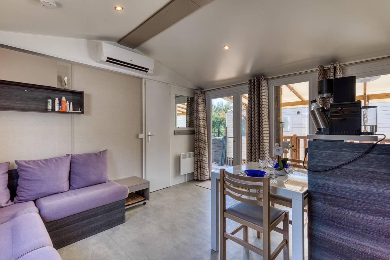 Mobil-home « Les Dunes » avec vue mer, terrasse privée et climatisation in Agde, Côte méditerranéenne (France)