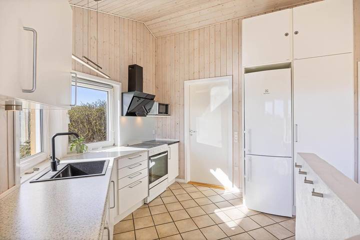 Schönes Ferienhaus mit Pool, Whirlpool und Sauna in Årgab, Holmsland Klit